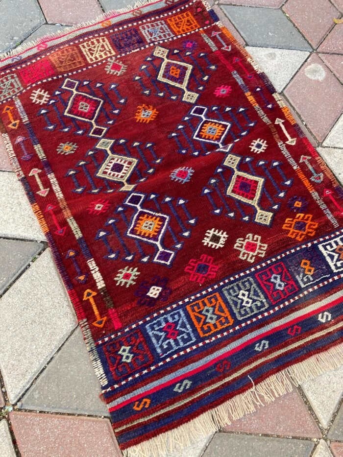 Dursunbey Oklu Kilim oldcarpetrug.com